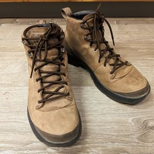 Danner Women's 9.5 hiking boots